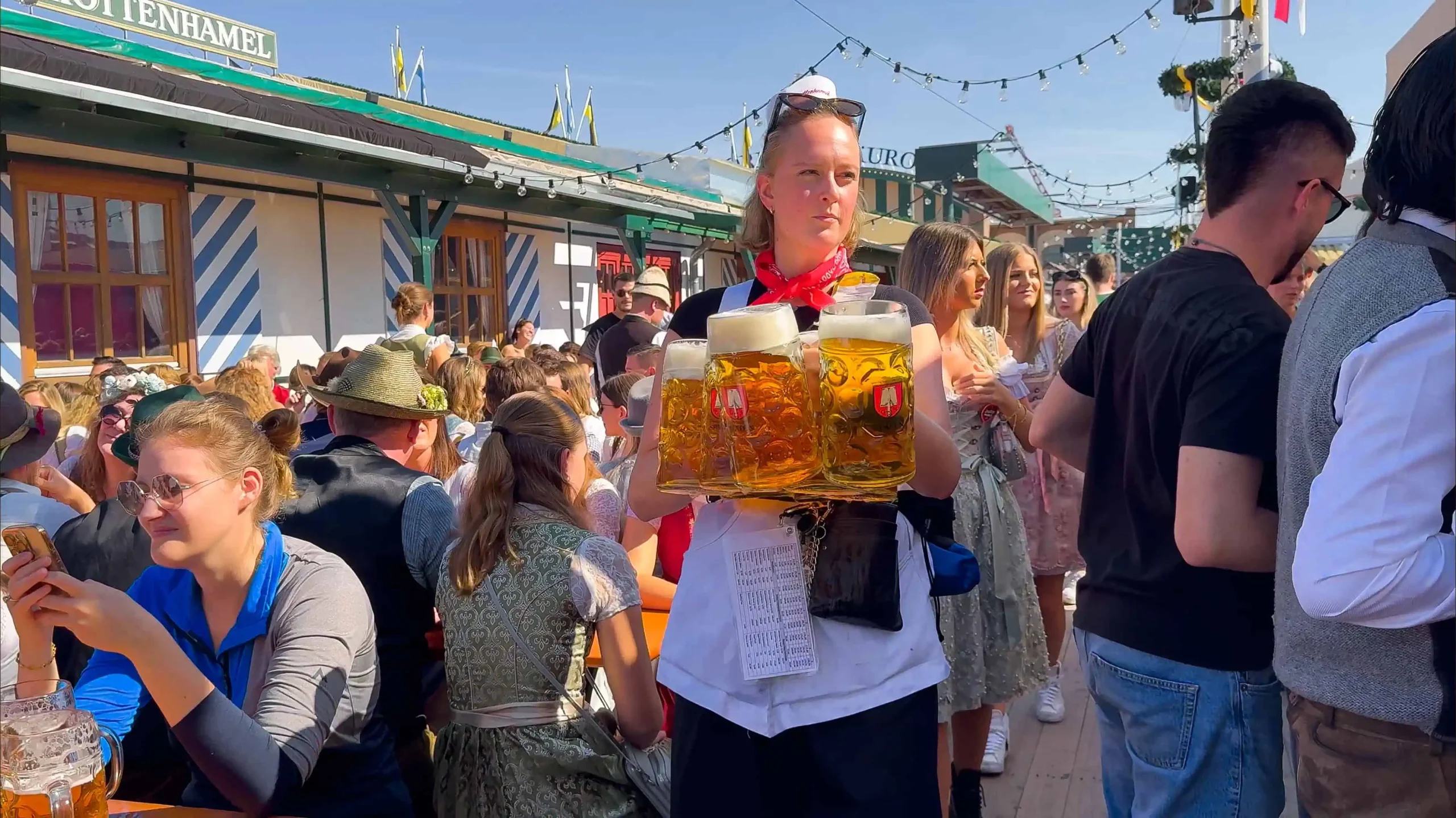 Image of serving beer at the Oktoberfest in Munich 